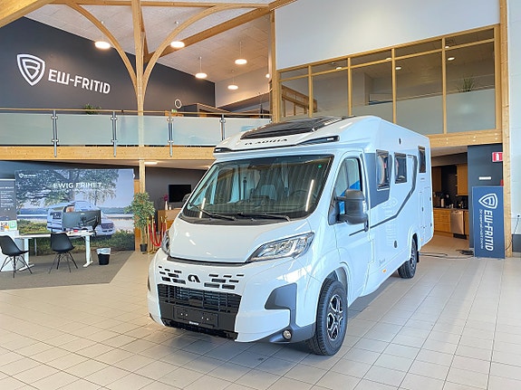 Adria COMPACT SELECT DL (2027 PÅ PLATS+Aut 140hk+Face-to-face-soffa+3 500 kg) 3 of 24