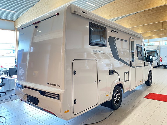 Adria COMPACT SELECT DL (2027 PÅ PLATS+Aut 140hk+Face-to-face-soffa+3 500 kg) 5 of 24