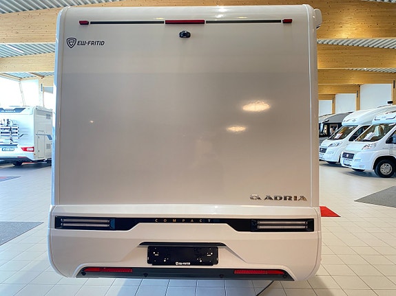 Adria COMPACT SELECT DL (2027 PÅ PLATS+Aut 140hk+Face-to-face-soffa+3 500 kg) 6 of 24