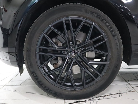 Land Rover Range Rover Evoque 20 of 20