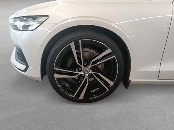 Volvo V60 8 of 24