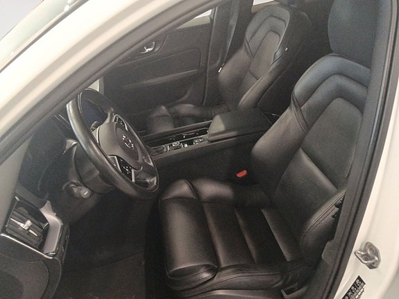 Volvo V60 9 of 24