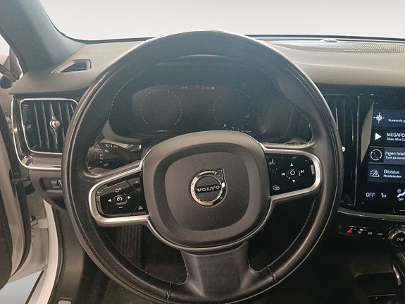 Volvo V60 13 of 24
