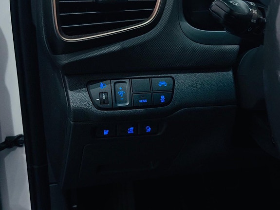 Hyundai IONIQ 11 of 23
