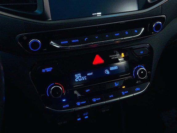 Hyundai IONIQ 13 of 23