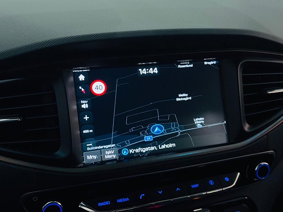 Hyundai IONIQ 18 of 23