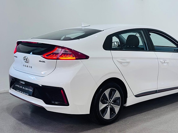 Hyundai IONIQ 22 of 23