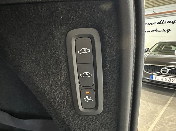 Volvo XC90 6 of 20