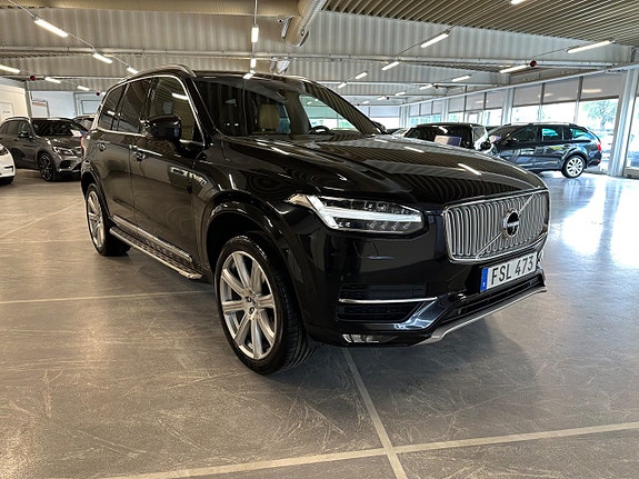 Volvo XC90 2 of 20