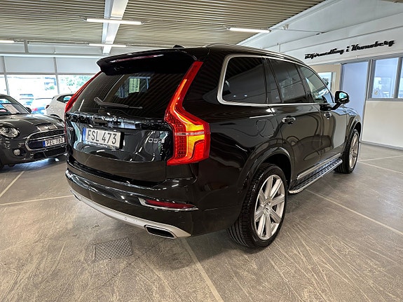 Volvo XC90 3 of 20
