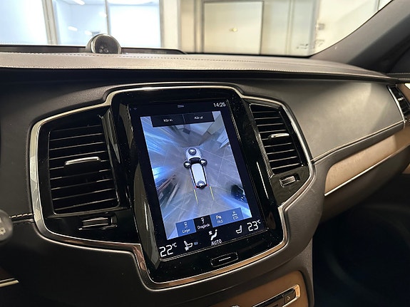 Volvo XC90 20 of 20