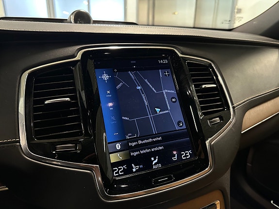 Volvo XC90 18 of 20