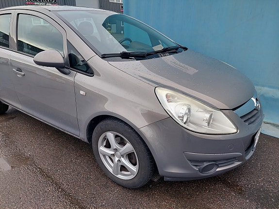 Opel Corsa 2 of 7