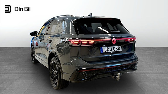 Volkswagen Tiguan 3 of 23