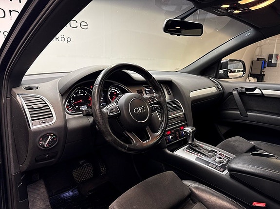 Audi Q7 9 of 24