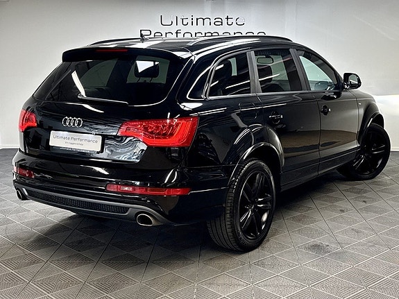 Audi Q7 3 of 24