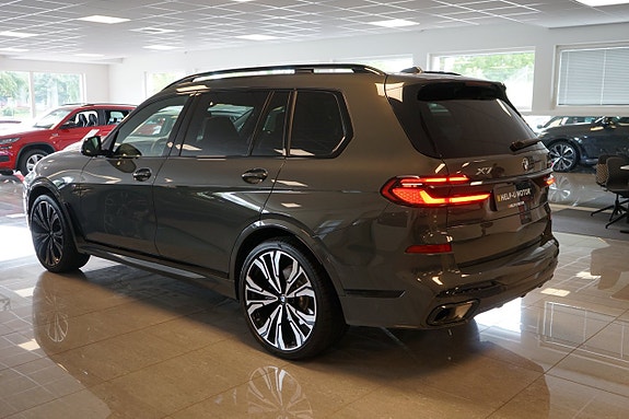 BMW X7 24 of 27
