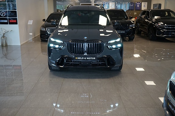 BMW X7 2 of 27