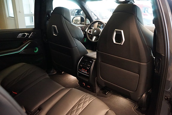 BMW X7 17 of 27