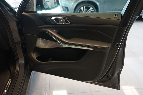 BMW X7 12 of 27