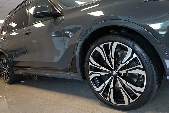 BMW X7 18 of 27
