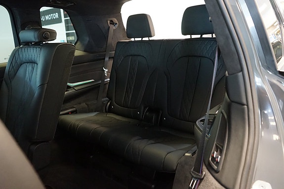 BMW X7 21 of 27