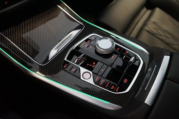 BMW X7 10 of 27