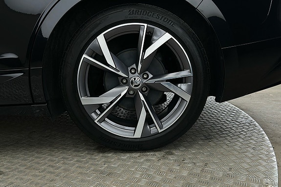 Skoda Enyaq 12 of 30
