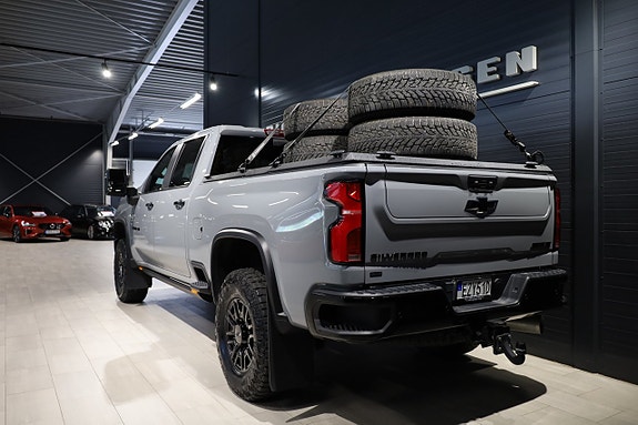 Chevrolet Silverado 2500 4 of 23