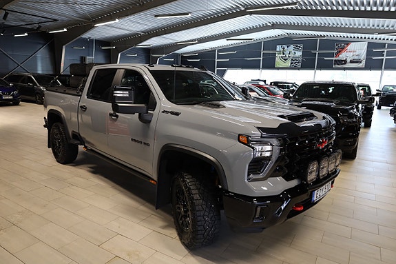 Chevrolet Silverado 2500 6 of 23