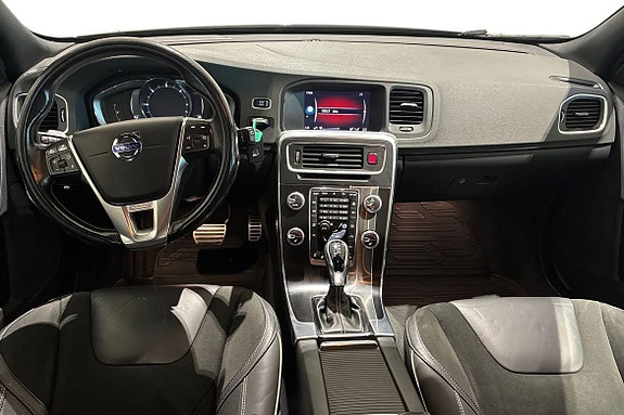 Volvo V60 8 of 23