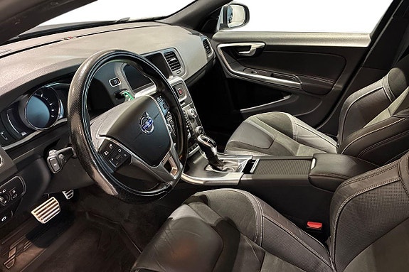 Volvo V60 7 of 23