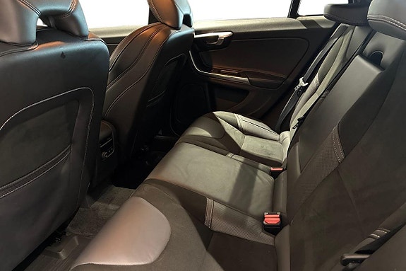 Volvo V60 15 of 23