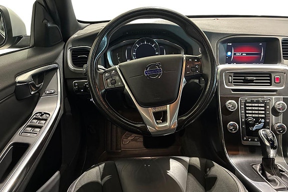 Volvo V60 10 of 23