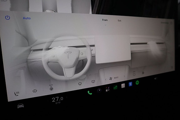 Tesla Model Y 18 of 20