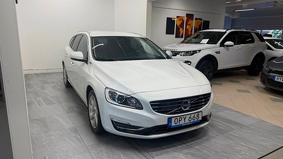 Volvo V60 4 of 16