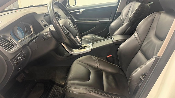 Volvo V60 10 of 16