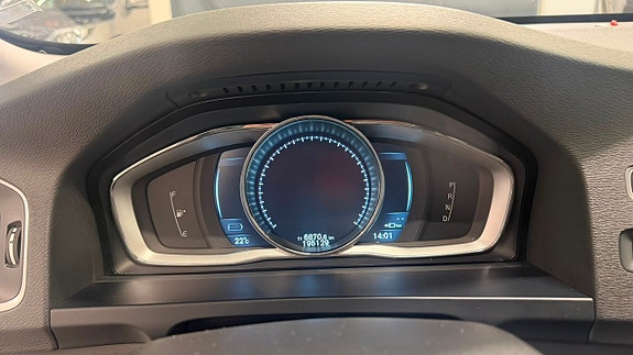 Volvo V60 15 of 16