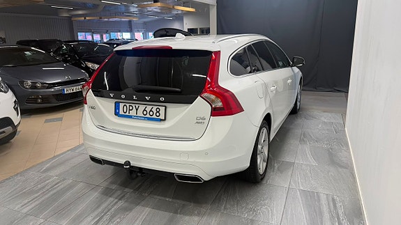 Volvo V60 7 of 16