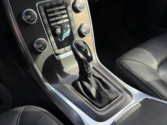 Volvo XC70 18 of 25
