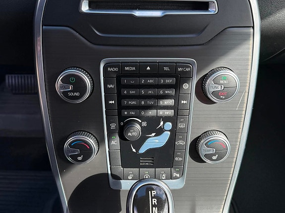 Volvo XC70 17 of 25