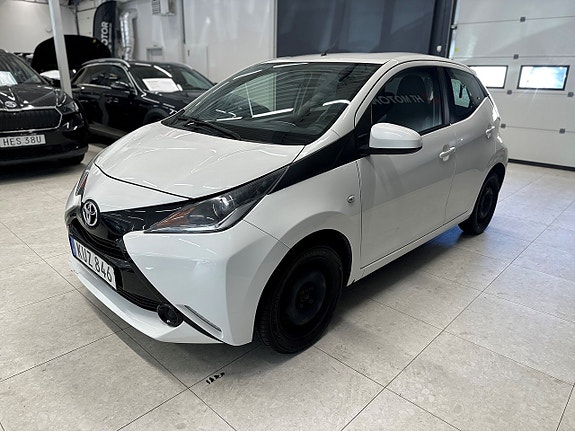 Toyota Aygo 2 of 13