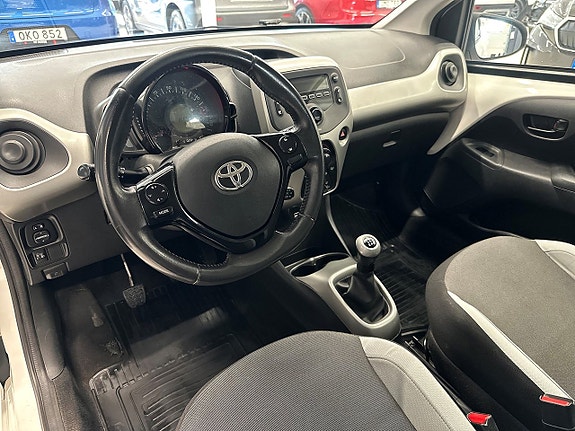 Toyota Aygo 10 of 13