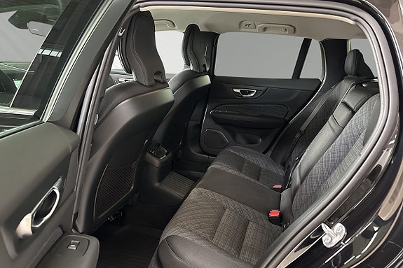 Volvo V60 8 of 25