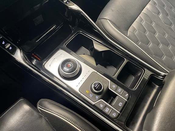 Kia Sorento 12 of 23