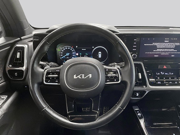 Kia Sorento 10 of 23