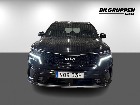Kia Sorento 2 of 23