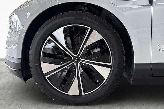 Polestar 4 7 of 25
