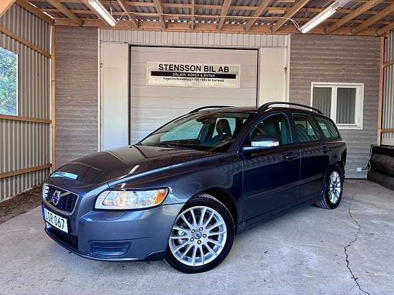 Volvo V50 2 of 11