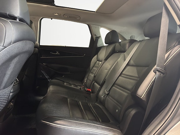 Kia Sorento 11 of 26